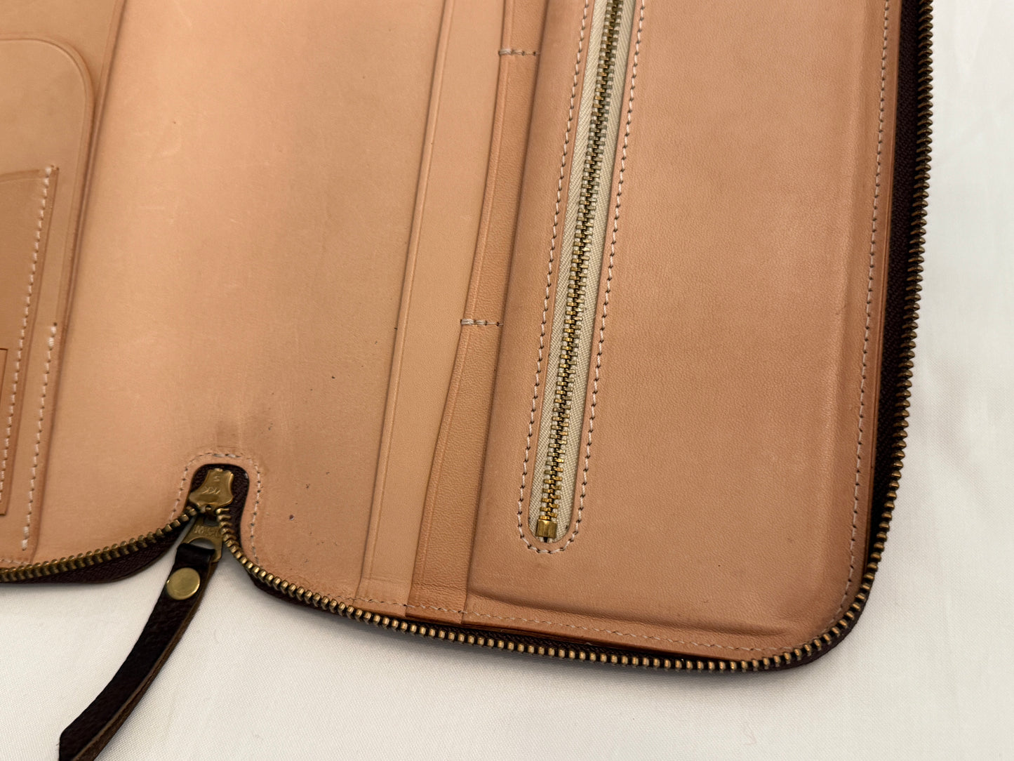 A5 The Superior Labor - Zip organizer in A5 - Brown Leather